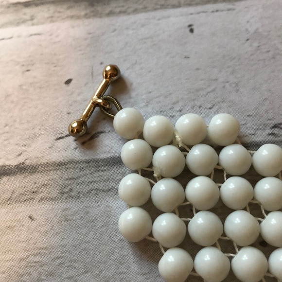 Talbots 80’s style white beaded cuff toggle clasp - Picture 4 of 9